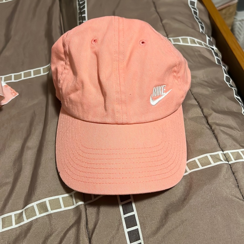 womens pink nike hat
